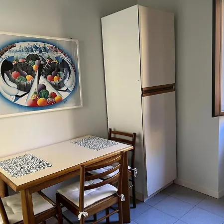 5 Min Walk To - 3 Baths, 3 Bedrooms, 9 Guests