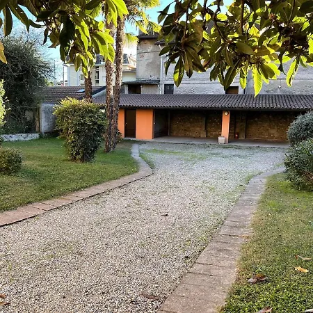 5 Min Walk To - 3 Baths, 3 Bedrooms, 9 Guests *