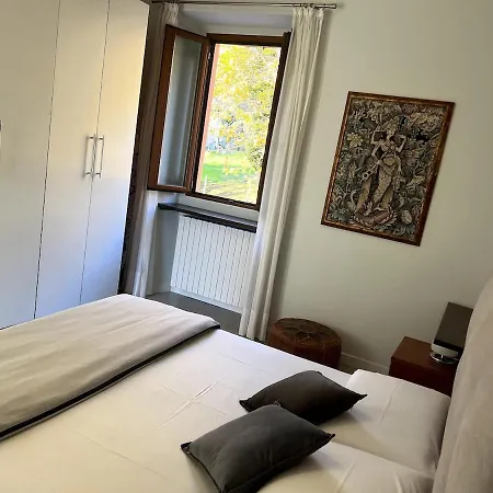 5 Min Walk To - 3 Baths, 3 Bedrooms, 9 Guests Apartment Angera