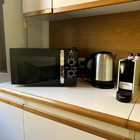5 Min Walk To - 3 Baths, 3 Bedrooms, 9 Guests Apartment *
