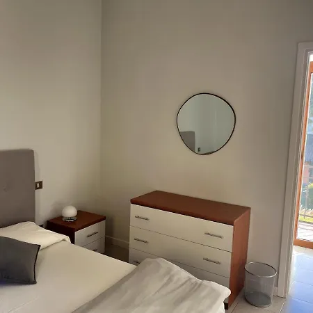 Apartment 5 Min Walk To - 3 Baths, 3 Bedrooms, 9 Guests Angera