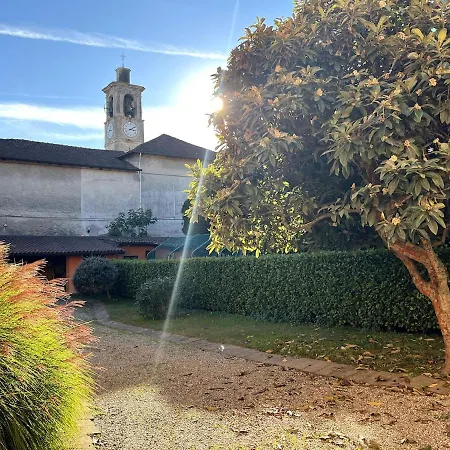 5 Min Walk To - 3 Baths, 3 Bedrooms, 9 Guests Apartment *